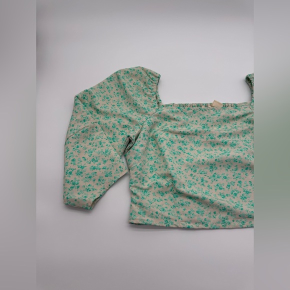 Levi's Women's Yvie Puff 3/4 Sleeve Cropped Blouse - Electric Green Floral NWT - Picture 4 of 11